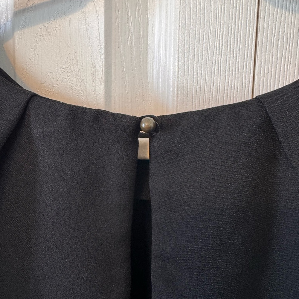 Banana Republic Black Mini Cocktail Dress Ruffle Sleeve Sz 8 PullOn Lightweight - Picture 6 of 11